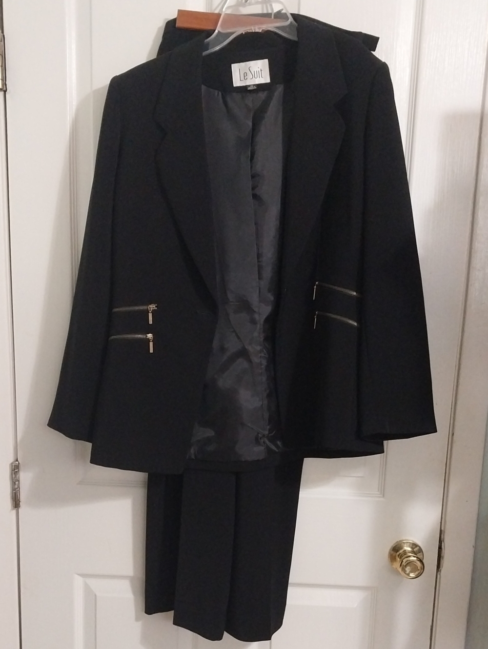 Le Suit Black Women's Blazer with Zip Pocket Detail & Pants Sz. 10